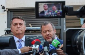 Defesa de Bolsonaro pede ao Supremo que passaporte seja devolvido