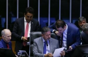 PL e PT disputam comando das comissões mais poderosas e bilionárias da Câmara