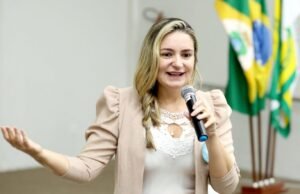 Senadora Augusta Brito é cotada para assumir secretaria no Governo Elmano