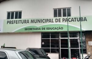 Prefeitura de Pacatuba é alvo de ação na Justiça por suspeita de superfaturamento na compra de livros para estudantes