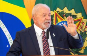 51% dos brasileiros aprovam trabalho do presidente Lula; 46% desaprovam, aponta Quaest