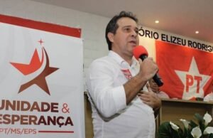 PT escolhe Evandro Leitão como pré-candidato à Prefeitura de Fortaleza