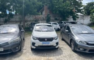 Carros de luxo, armas e dinheiro são apreendidos e três integrantes de grupos criminosos são capturados