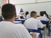 Falta de professores temporários afeta volta às aulas em escolas estaduais do Ceará