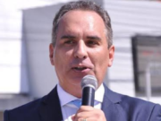 Sob forte protesto, Ricardo Silveira consegue aprovar aumento de 14% para 16% no desconto previdenciário dos salários dos servidores