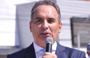 Sob forte protesto, Ricardo Silveira consegue aprovar aumento de 14% para 16% no desconto previdenciário dos salários dos servidores