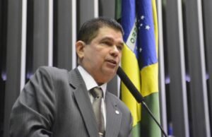 “Após 31 dias, o banco vai na sua conta e saca o dinheiro”, alerta Mauro Filho sobre proposta que quer usar FGTS como garantia para consignado