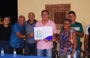 Em Senador Pompeu, Maurício anuncia pavimentação da localidade de São Francisco