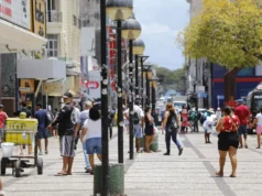 Natal altera horários de shoppings, bancos e serviços em Fortaleza; comércio amplia funcionamento até quarta