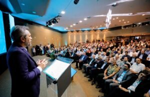 Governo do Ceará e Fiec apresentam oportunidades para a indústria e geração de emprego a partir do hidrogênio verde