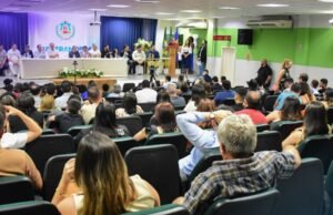 Mais de 58% dos projetos dos vereadores de Quixeramobim são para concessão de títulos, medalhas ou comendas