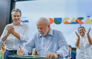 Lula visita Ceará para anúncio de obras e inauguração de unidades do Minha Casa Minha Vida