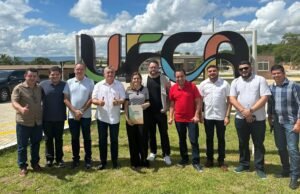 Autor da lei que criou a UFCA, Guimarães anuncia hospital universitário ao lado de Lula e Camilo