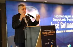 Setor de eventos e turismo do Ceará homenageia deputado Guimarães após sanção da Lei do PERSE