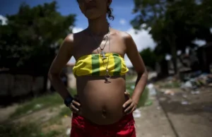 25 mil meninas de até 14 anos são mães anualmente, revela instituto