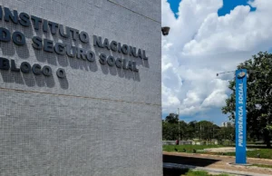 Servidores do INSS entram em greve por tempo indeterminado