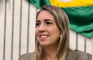 Projeto da deputada Larissa Gaspar quer criar o Programa Estadual de Entrega Voluntária de Crianças à Adoção