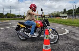 Aprovada inclusão de universitários e alunos de cursos técnicos no CNH Popular do Ceará
