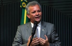 André Figueiredo, presidente interino do PDT Nacional, adota neutralidade partidária em Fortaleza