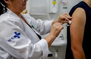 Brasil aplicou 2 milhões de vacinas contra dengue de total de 4,7 milhões de doses