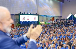 Governo Federal amplia programa Pé-de-Meia para estudantes do EJA e CadÚnico