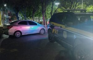 PRF prende condutor embriagado com carro roubado e clonado, em Sobral (CE)