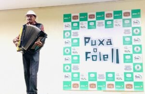 SerTão TV lança ‘Puxa o Fole II’ na Escola Humberto Bezerra; Fundação Canudos faz doação de mais de 1,5 mil livros para instituição