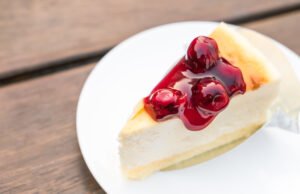 Saiba os riscos de comer doces após as refeições