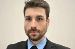 Advogado mata a mãe e o cão após família descobrir que ele abusava de sobrinho