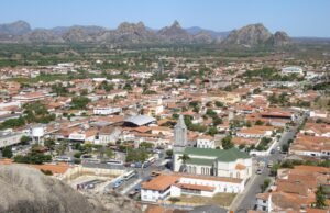 Quixadá, Quixeramobim e Boa Viagem registram mais de 200 novos casos de Covid-19 em uma semana