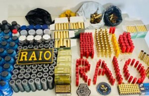 CPRAIO da PMCE apreende arsenal com mais de mil munições em Mombaça