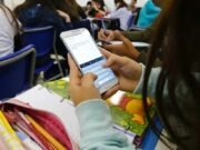 Lula sanciona projeto que limita uso de celulares em escolas