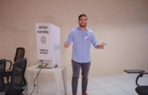 André Fernandes é o primeiro candidato à Prefeitura de Fortaleza a votar nas Eleições 2024