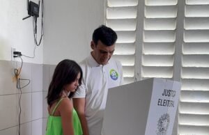 Naumi Amorim vota em Caucaia e acompanhará apuração das eleições