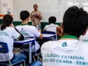 Estudantes do ensino integral têm notas maiores no Enem, diz estudo