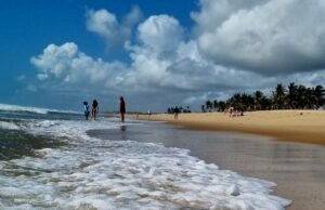 Fortaleza tem 24 trechos próprios para banho de mar neste fim de semana