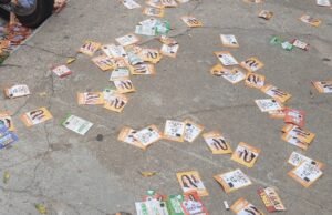 MP Eleitoral entra com ação na Justiça contra 37 candidatos por espalhar santinhos nas ruas no dia da votação em Acaraú