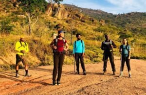 Aretha Duarte embarca rumo à África com grupo de montanhistas negros