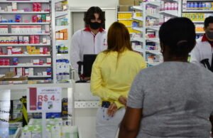 Farmácias podem vender medicamentos prescritos por enfermeiros, reafirma Anvisa