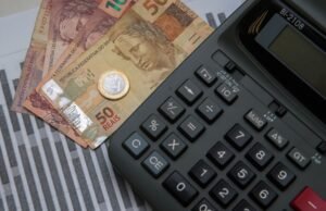 Primeira parcela do 13º salário deve ser paga até sexta-feira, 29