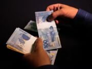 Caixa começa a liberar FGTS retido de quem aderiu ao saque-aniversário