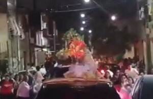 Tiroteio durante procissão de padroeira no Bairro Vicente Pinzón deixa um morto e dois feridos