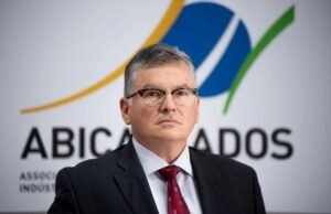 Presidente do setor calçadista diz que fim da escala 6×1 é ‘retrocesso na legislação trabalhista’