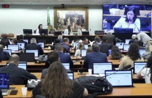 CCJ da Câmara aprova PEC que restringe aborto legal no Brasil