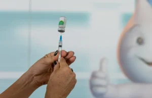 Fim da gotinha: vacinação contra a paralisia infantil passa a ser injetável