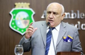 Ex-prefeito de Pacatuba e empresários são alvos de ação por superfaturamento na contratação de serviço de limpeza urbana