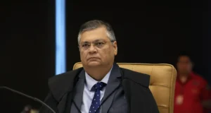Dino bloqueia R$ 119 milhões ligados a Valdemar em investigação sobre emendas parlamentares