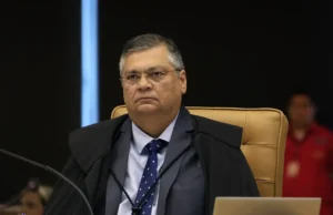 Dino suspende pagamento de R$ 4,2 bilhões em emendas e pede que PF abra investigação