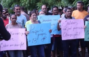 Servidores de Iguatu entram em greve geral após atraso no pagamento do 13º salário