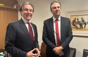 Eunício Oliveira se posiciona para vaga ao Senado com apoio de Camilo Santana e Elmano de Freitas